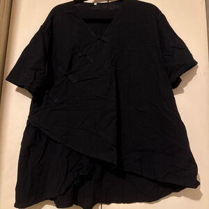 Women's LaovanIn Black Short Sleeve Tee 2X